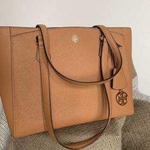 Small Robinson Saffiano Tory Burch Tote